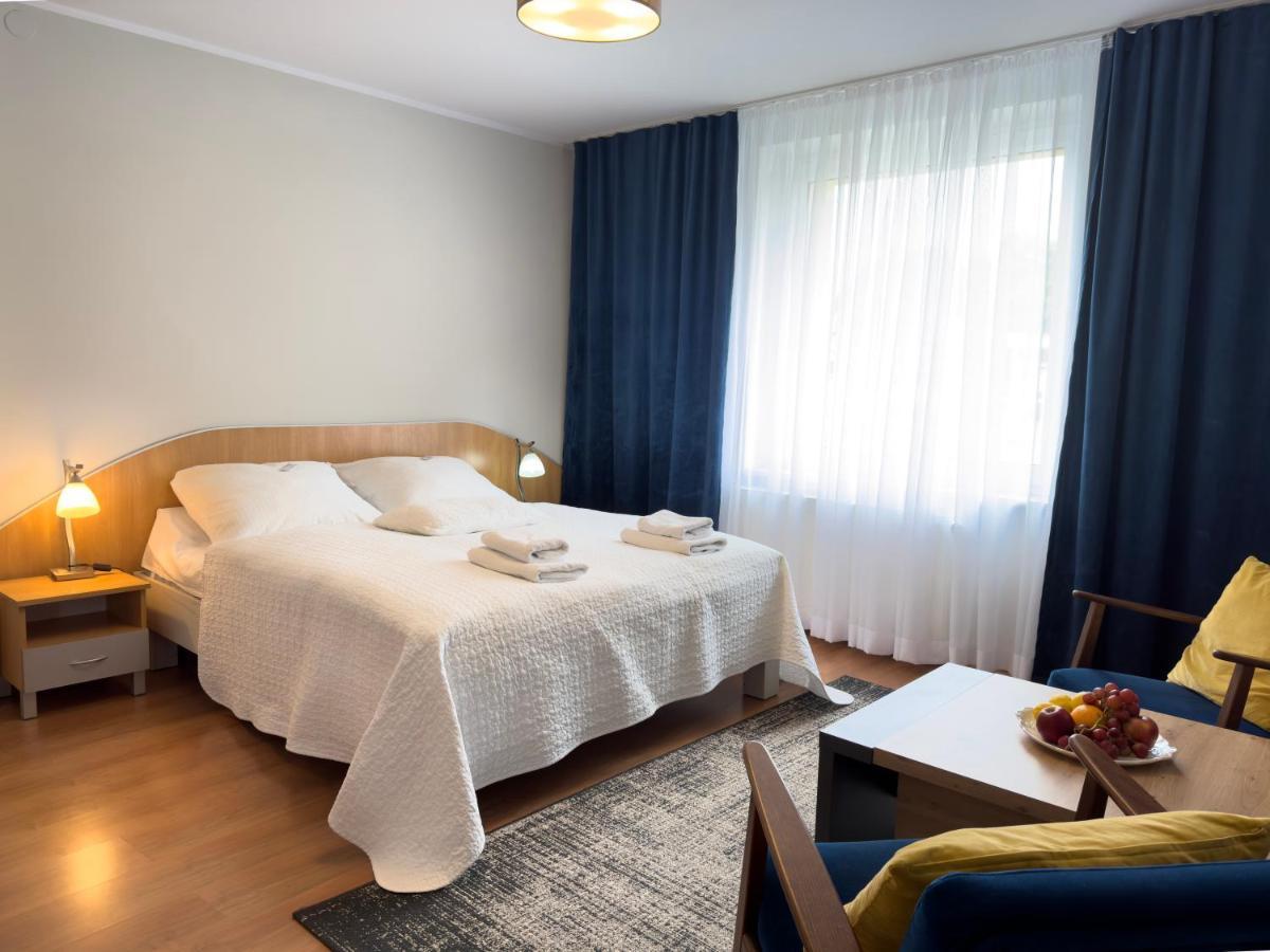 Pensjonat Przy Deptaku W Centrum Polanicy Zdroj Polanica-Zdrój Exteriör bild